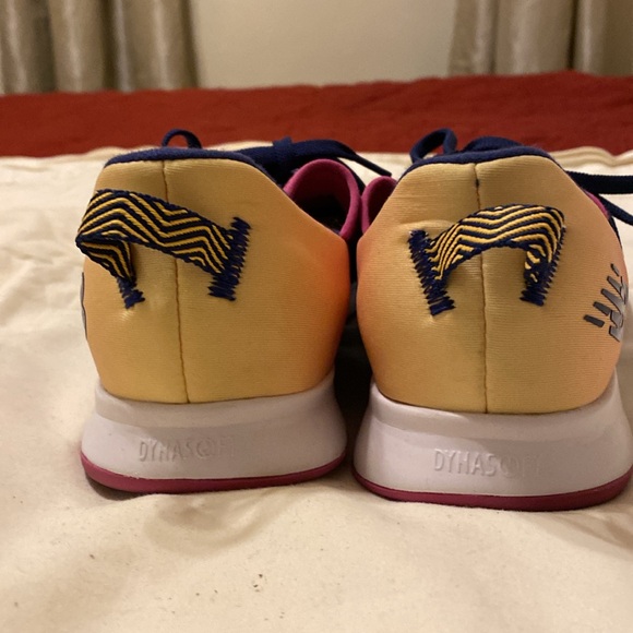 Shoes - Picture 3 of 6